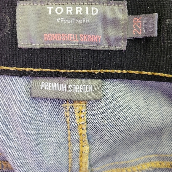 Torrid Women's Distressed Denim "Bombshell Skinny" Premium Stretch Jeans sz 22R - Picture 8 of 10